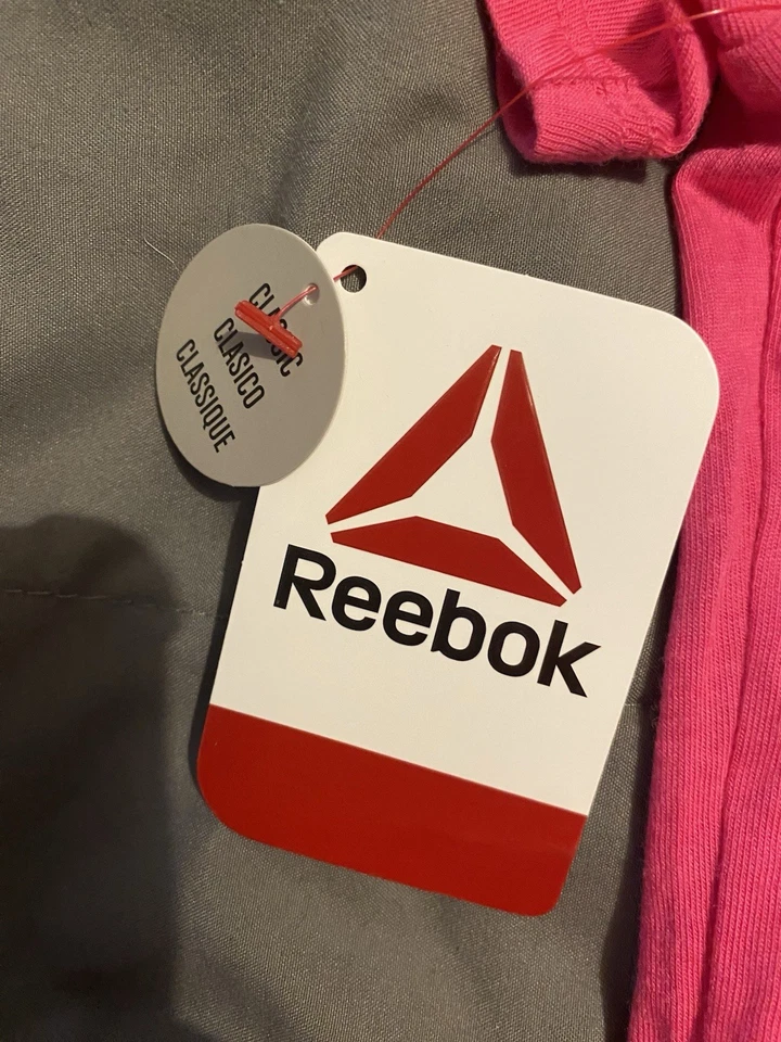 Camiseta Reebok Rosa Pequena Feminina Manga Curta Atlética com Etiquetas - Imagem 2 de 4
