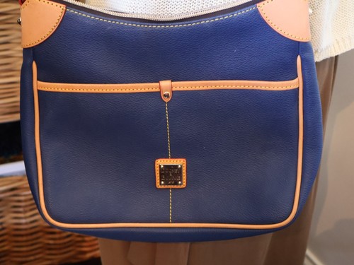 EXCELENTE Bolso Bandolera Dooney And Bourke Cuero Guijarro Azul Kimberly - Imagen 2 de 8