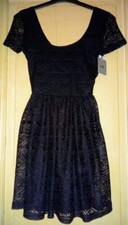 Très belle robe noire dentelle Asos taille S