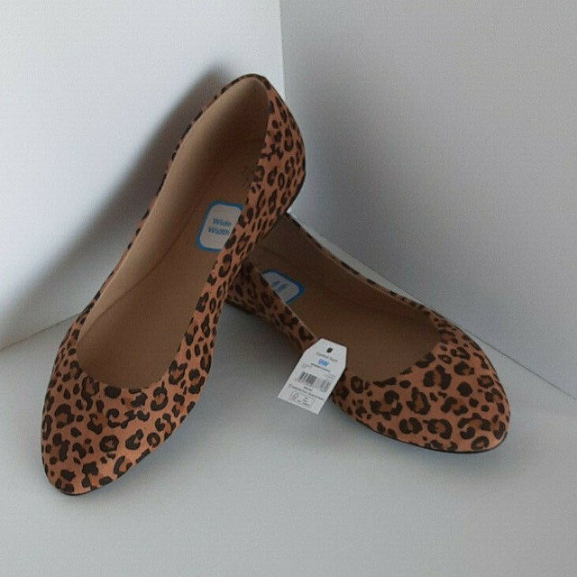 wide width leopard flats