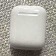 Apple AirPods 2nd Gen Bluetooth Wireless In-Ear Earbuds w/ Charging Case White