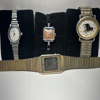 Lot Of Random Assorted Watches,Everything In Photos. Some Antiques, And Vintage