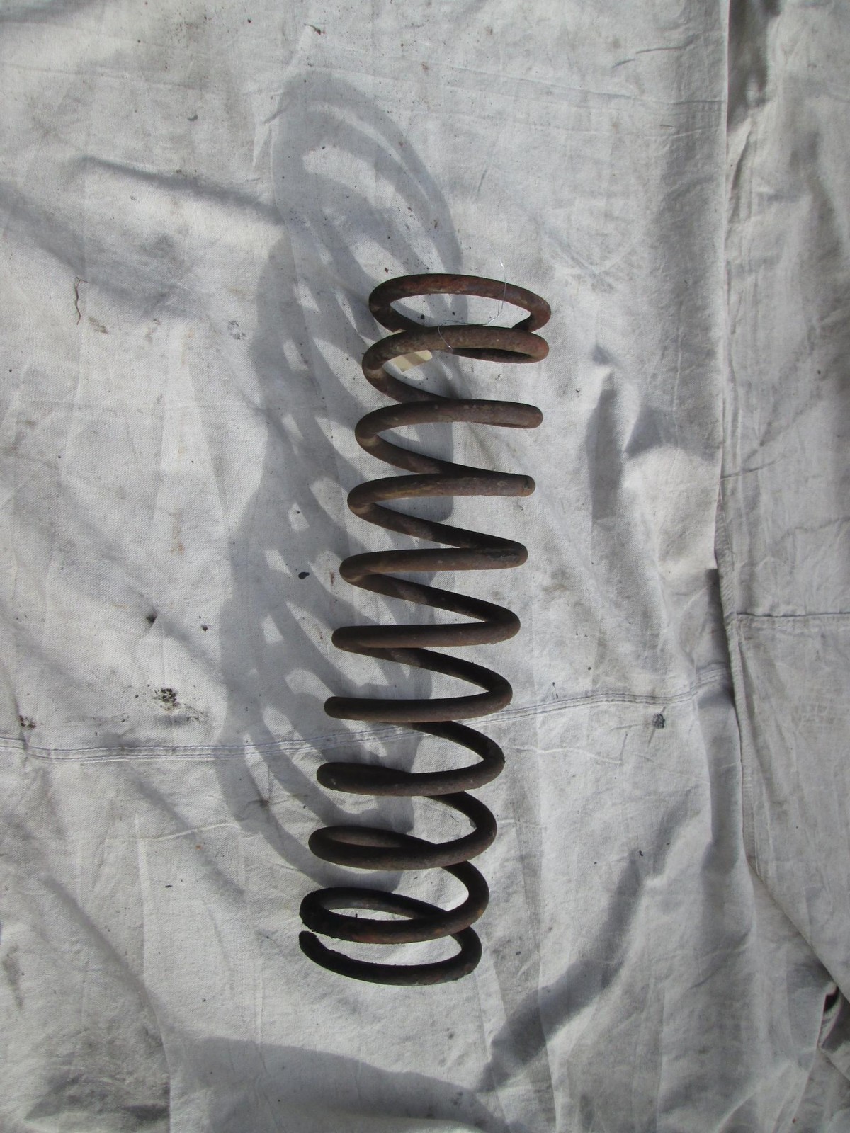 Rolls Royce Silver Shadow T1 rear coil spring 1967 T1 (USED)