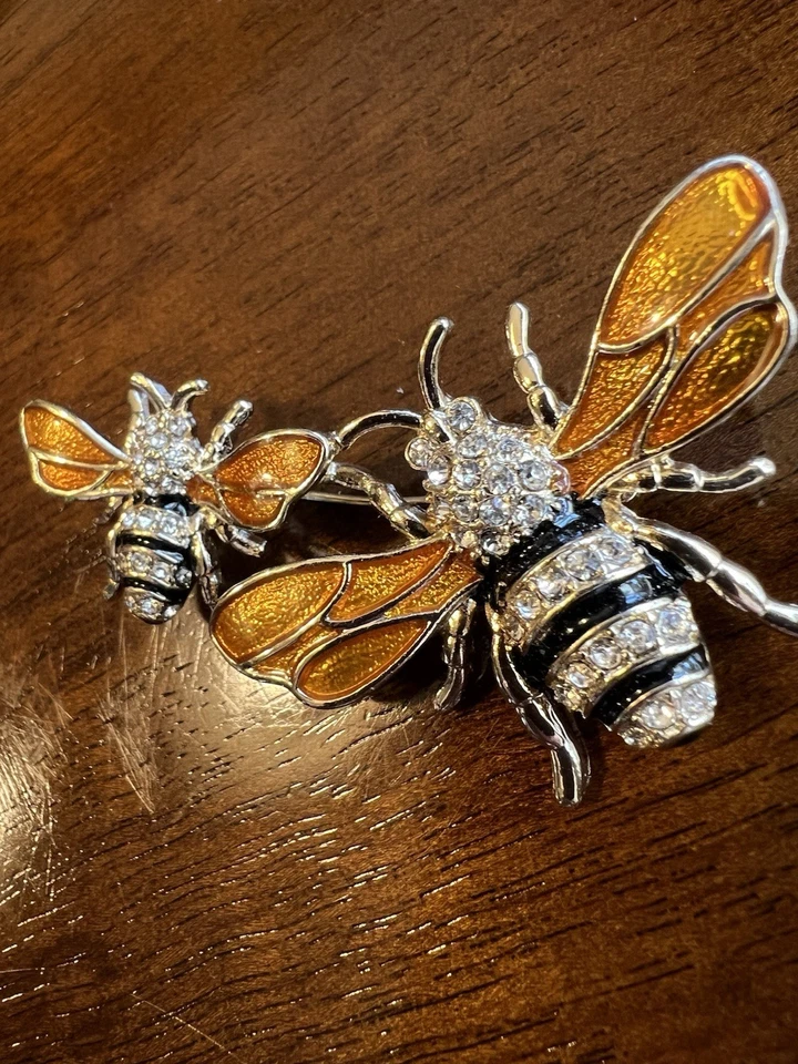Napier Honey Bee Duo Brooch Pin   Crystal Jeweled Enameled Bees - Image 3 of 4