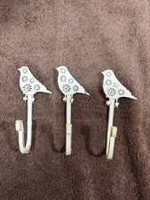 3 White Birds Distressed Metal Wall Hooks