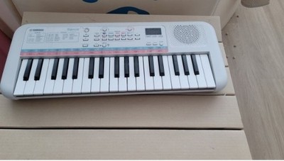 Yamaha / PSS-E30 / Remie / Children's Piano / Express / Genuine