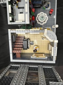 LEGO Assembly Square 10255 Preowned Disassembled Read Description