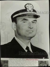 1952 Press Photo Commander Paul Gray, flying hero, known as Bald Eagle of Essex