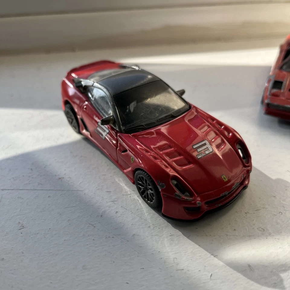 Ferrari Vintage Hot Wheels Bburago 1/43 599XX 208 Turbo Paquete Icónico Italia Carrera Foto 2 de 4