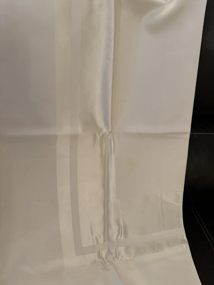 NUEVO SIN ETIQUETAS 64x84 Mantel 8 Servilletas Marfil Damasco Calidad ¡HERMOSO! Foto 3 de 4