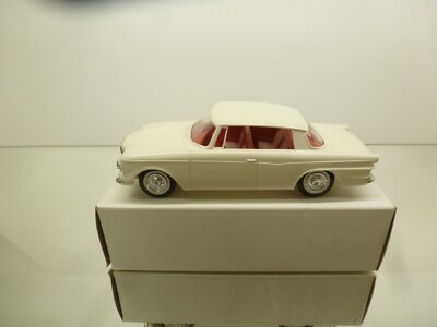 JOHAN MODELS P-3262A - 1962 LARK 2dr HARDTOP - WHITE+RED 1:25 - GOOD IN BOX