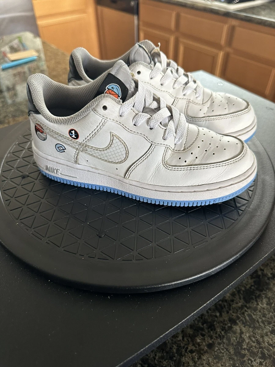 Nike Kids Air Force 1 LV8 Shoes, 7