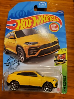 Hot Wheels '1'17 Lamborghini Urus yellow