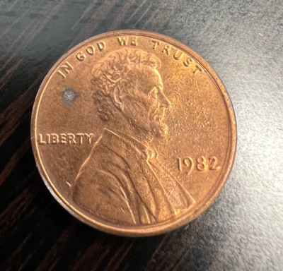 1982 LINCOLN PENNY, NO MINT MARK, LARGE DATE, SEE PHOTOS FOR ERRORS!
