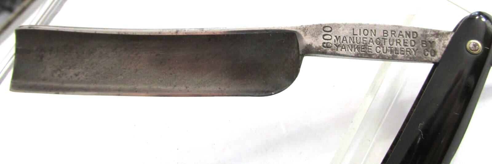 Vintage YANKEE CUTLERY CO LION BRAND Straight Razor & Box, BACH Barber