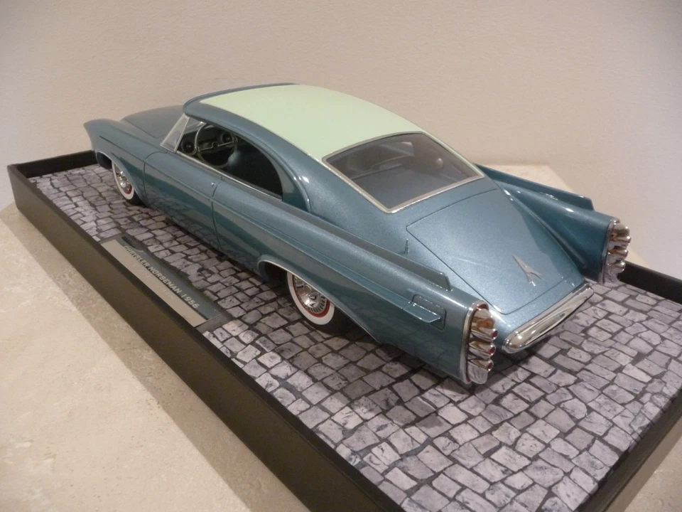 MINICHAMPS 1/18  1956 CHRYSLER "NORSEMAN", CONCEPT CAR.  MINT BOXED - Image 2 of 4