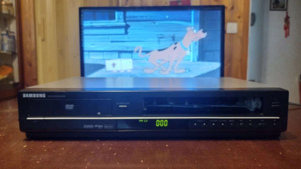 SAMSUNG DVD-V5600 COMBO VHS DVD HI-FI STEREO REVISIONATO CON TELECOMANDO - Immagine 2 di 4