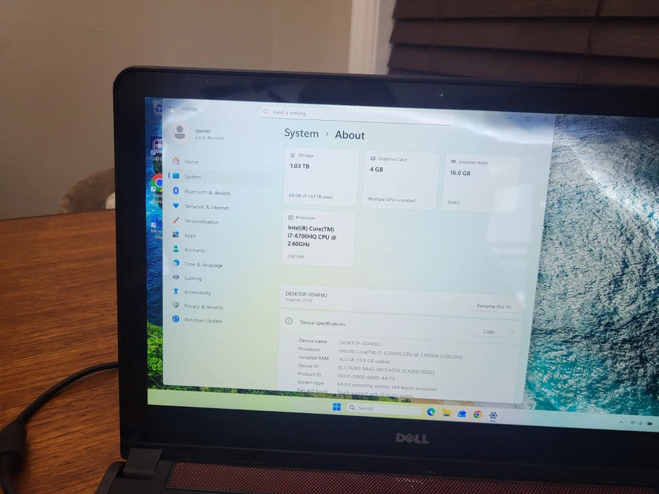 dell inspiron 15 7559 laptop- screen blemish - Image 3 of 4