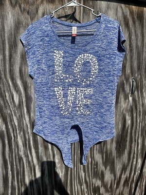 No Boundaries Junior Medium LOVE Blouse