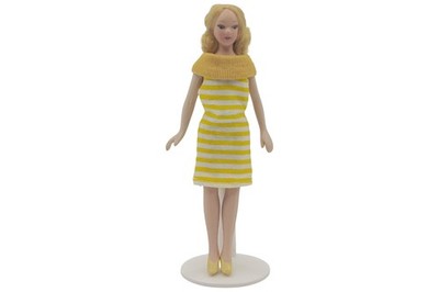 Creal 2617 Puppe ''Frau in gelb/weiss gestreiften Kleid'' Porzellan 1:12