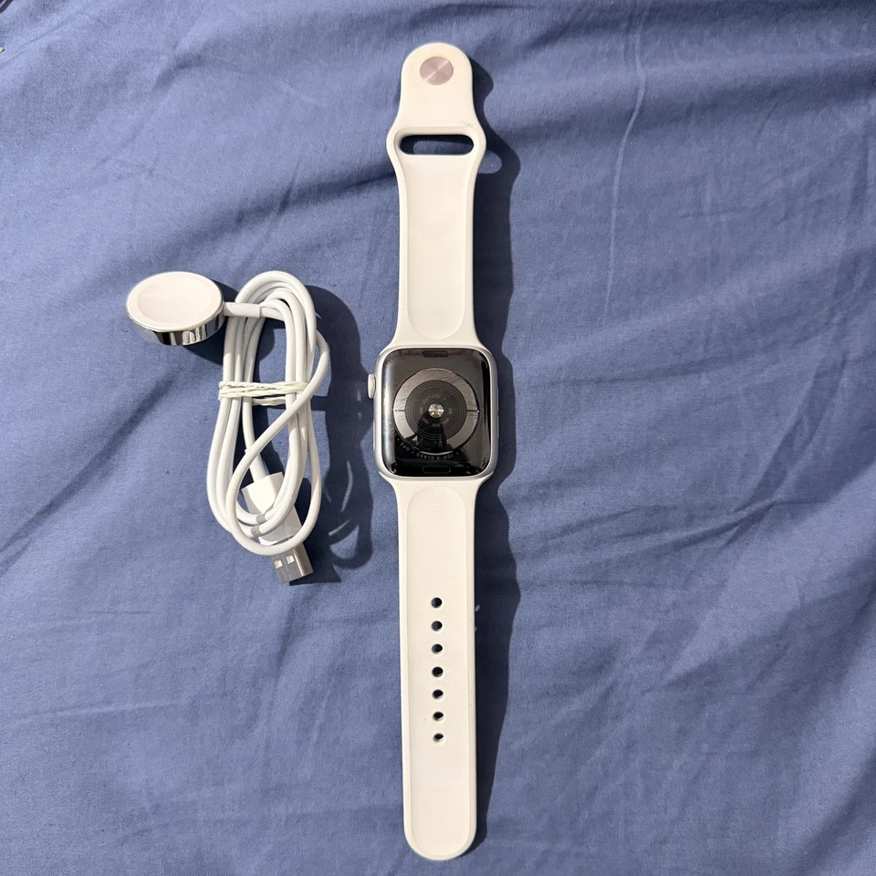 Apple Watch Series 4 A2008 GPS+cellular 44mm, Battery - 100% (Read Description) - Image 3 of 4