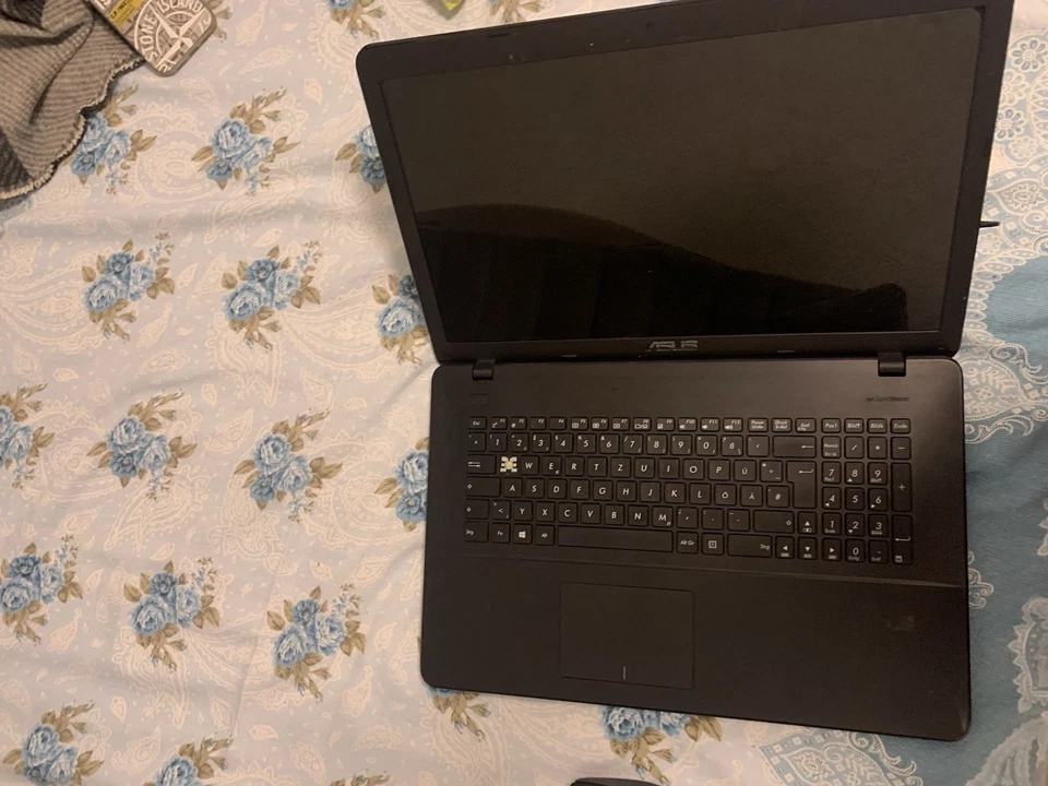 Hallo, verkaufe meinen Laptop Die Marke Ist Von - Bild 2 von 3