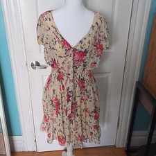 SHEIN CHIC Women’s Beige Floral V-Neck Short Sleeve Fit & Flare Knee XXL