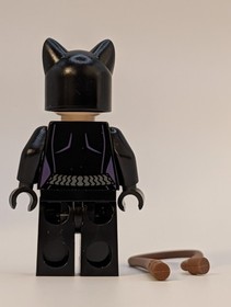 Catwoman Genuine LEGO Minifigure SH0006 DC Batman 6858 Purple Lips Whip Retired