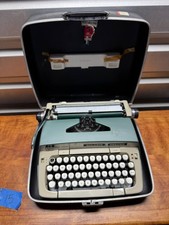 Vintage Smith-Corona Galaxie Deluxe Manual Typewriter with Case thumbnail