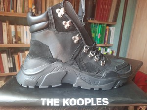 Boots en cuir noir "The Kooples" style motard femme 40 neuves jamais portées.