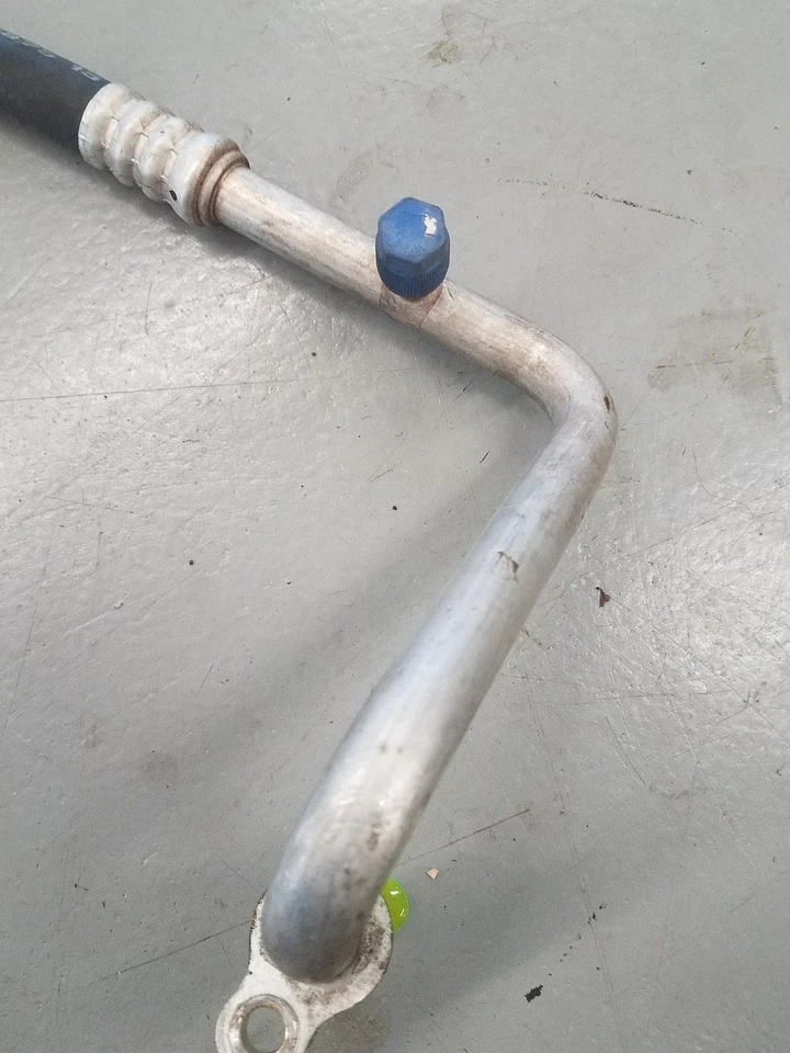 Manguera de succión de aire acondicionado OEM 73422AE08A para Subaru Legacy Outback 2001-2003 Foto 3 de 4