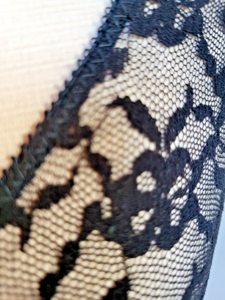 Women's Wireless Lace black Longline Bralette Bra Vintage size S - Image 4 of 4