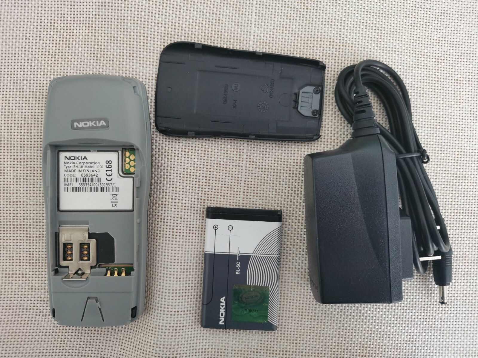 Nokia 1100 Unlocked Keyboard Phone Ebay