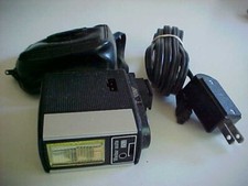 Vivitar 252 Auto flash w/ac/dc cord case bx 142