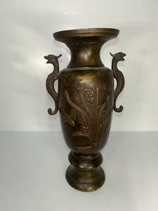 ANTIQUE JAPANESE BRONZE 7.25" VASE, MEIJI PERIOD, c. 1868-1912