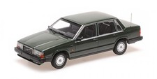 Volvo 740 GL 1986 Dark Green 1:18 Diecast Model Car | Minichamps
