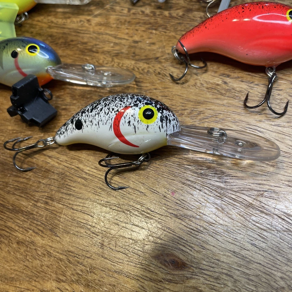 *6* Señuelos de pesca Pradco Bandit. Buzos poco profundos y profundos. Crankbaits Foto 2 de 4