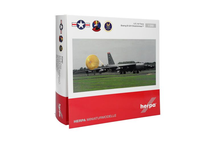 W*d様 HERPA B-52H Stratofortress アメリカ　1/2 W*d様 HERPA B-52H Stratofortress アメリカ 1/2 【公式通販】