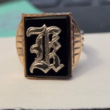 14k Yellow Gold Shell Antique Black Onyx Initial B E Size 8 RIng VIntage Estate
