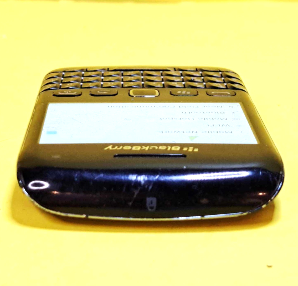 BlackBerry Bold 9790 – 8 Go – Noir (débloqué) – Coffret Complet – Comme Neuf