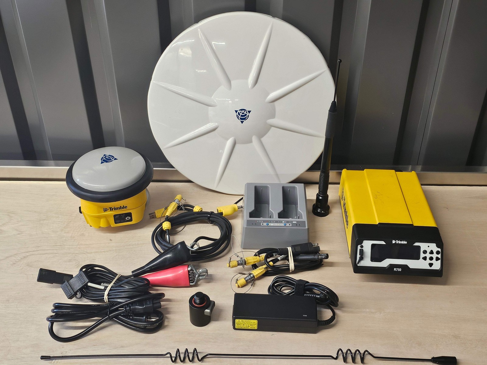 Trimble Rover System R780 Trimble R780 R750 RTK GNSS Base & Rover System 900MHz Zephyr Antenna | eBay