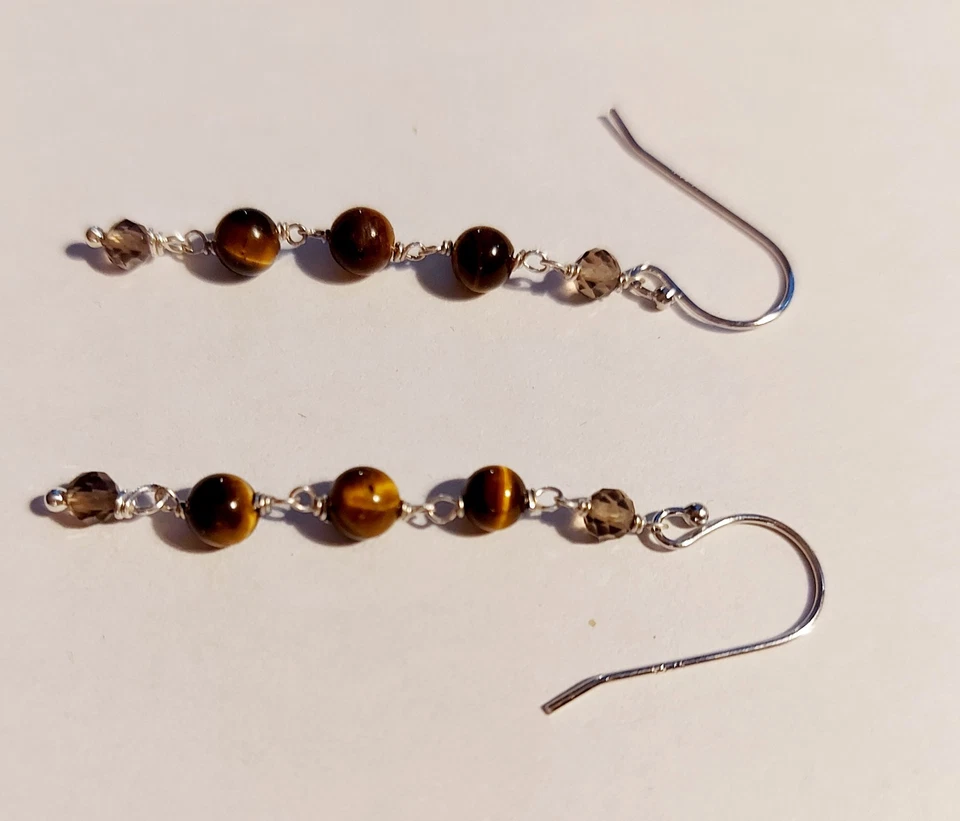 Orecchini pendenti in argento 925 con pietre occhio di tigre e quarzo affumicato - Immagine 2 di 4