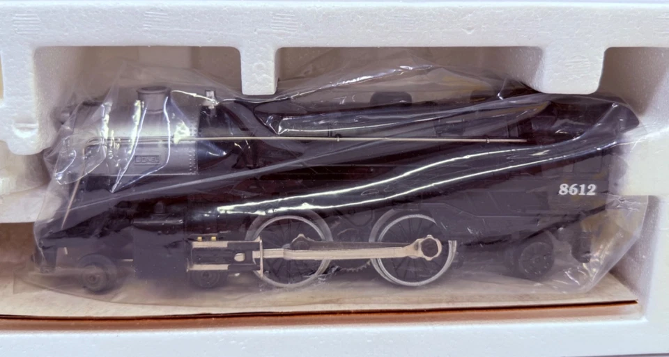 Lionel 6-18612 C&NW 4-4-2 Steam Locomotive & Tender O Gauge New in Box - Image 4 of 4