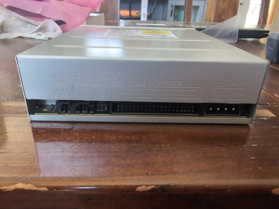 Vintage BENQ 56X IDE CDROM Drive White Bezel 656A-602, U-A35AF-56AI - Image 4 of 4