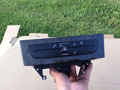 Mercedes-Benz W211 E320 E500 E55 CD CHANGER HAZARD SEAT LOCK UNLOCK SWITCH OEM - Photo 1/4