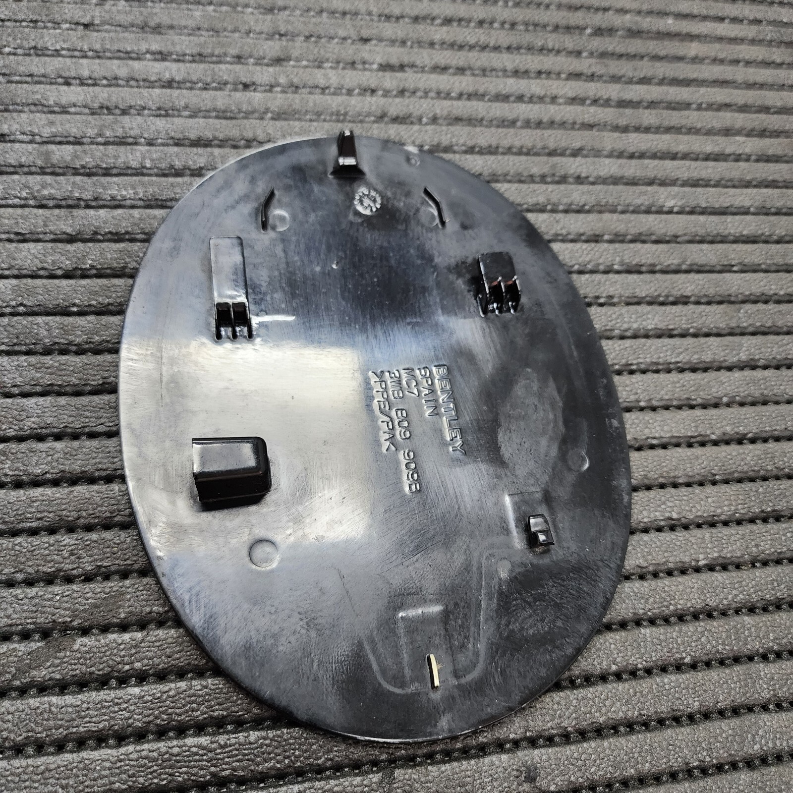 2003-2010 Bentley Continental GT Coupe Fuel Filler Gas Tank Door Lid 3W8809909B