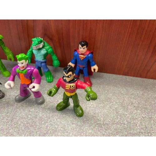 Playskool Super Friends 8 Figure Set Croc Swamp Thing Batman Joker Robin - Picture 3 of 9