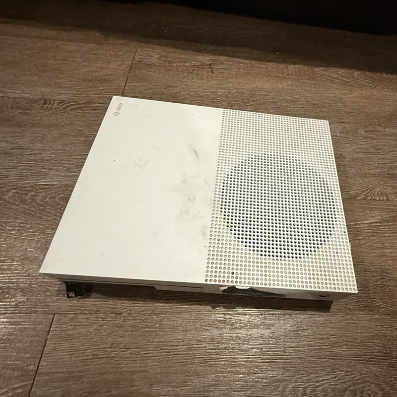 Microsoft Xbox One S 1TB White Console 4K UHD Blu-Ray Wi-Fi