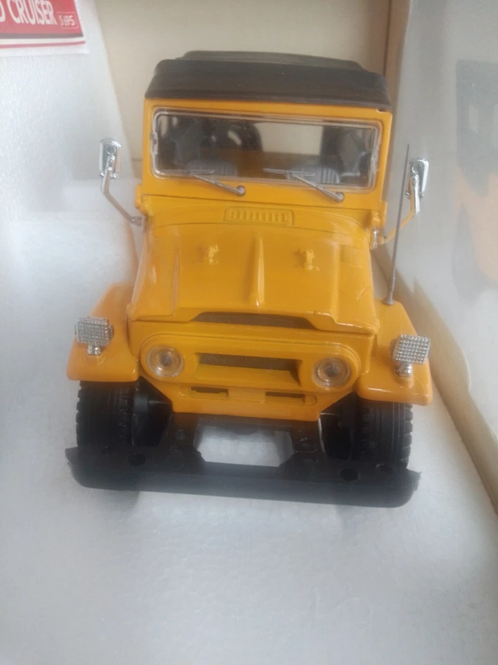 TOYOTA LAND CRUISER 1:25 POLISTIL - Immagine 3 di 4