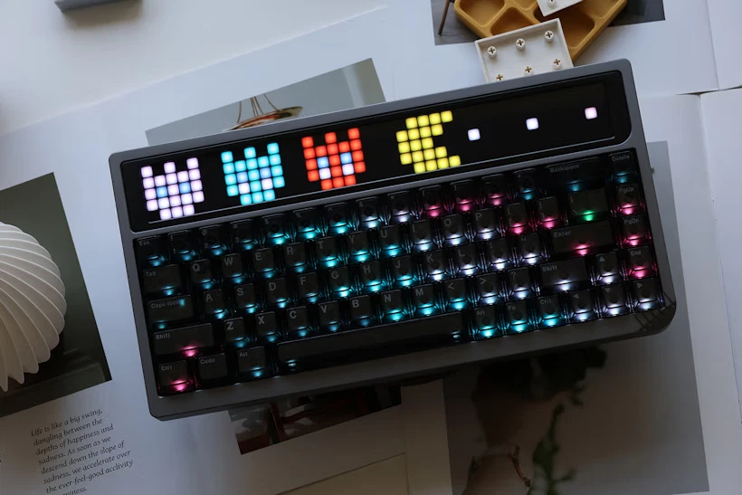 Angry Miao AM RGB 65 - Cyber Gray (RARE!) Wireless Mechanical Keyboard Bundle - Image 2 of 4